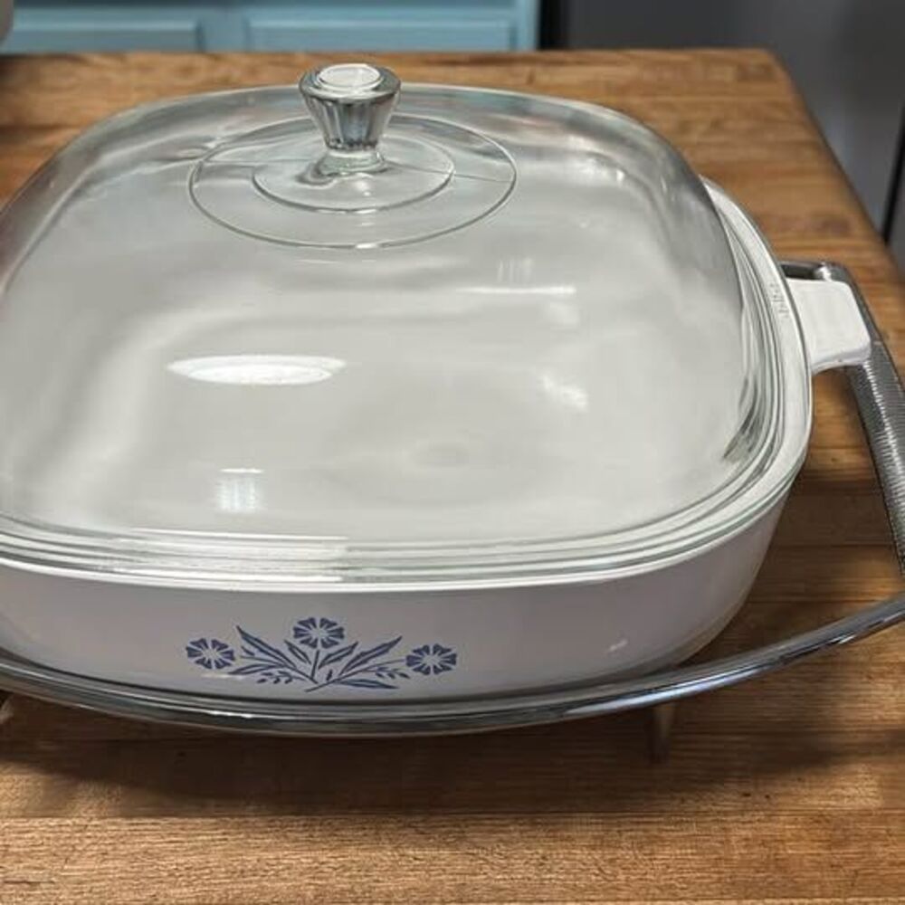 Vintage Corning Ware Blue Cornflower Casserole Dish with Lid and Silver Cradle - Picture 2 of 7